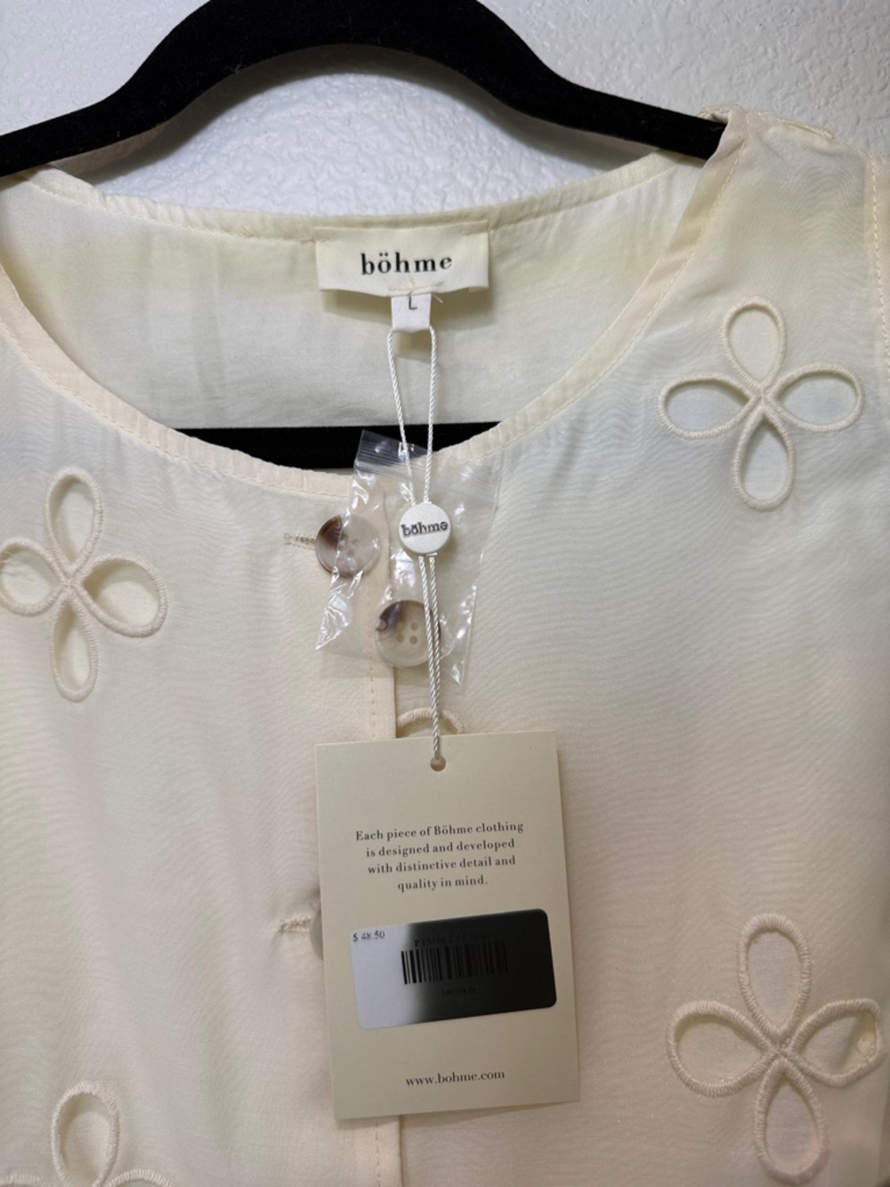 Böhme Andie Embroidered Button Up Top - Picture 2 of 7